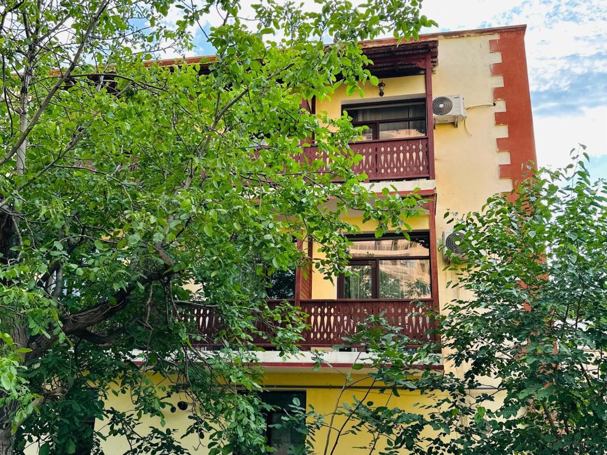 Old Armenia Hotel Yerevan Exterior photo